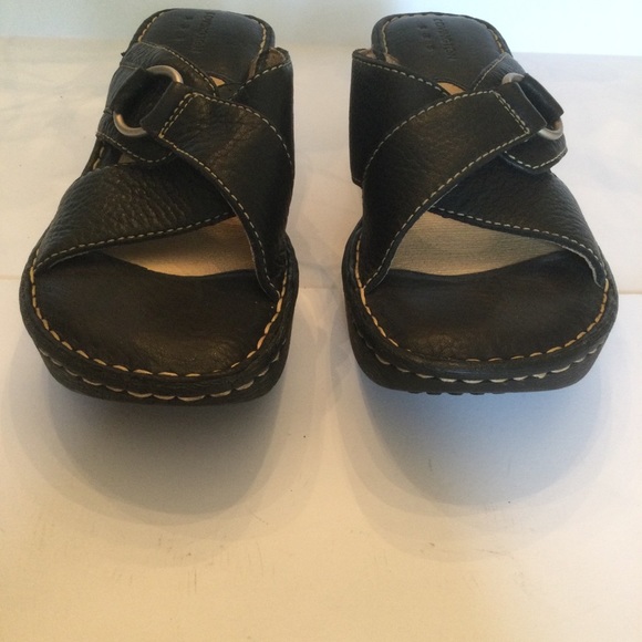 Covington Black Leather Wedge Sandal - Picture 4 of 8